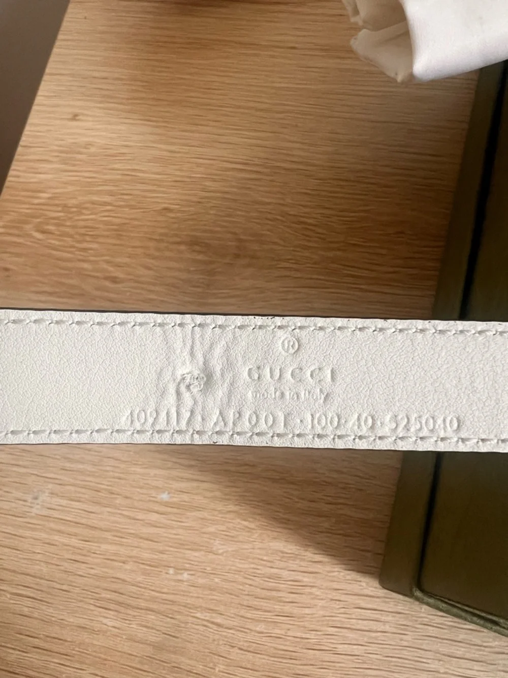 Gucci Cream Leather Belt with Gold Double G Buckle - Picture 5 of 5